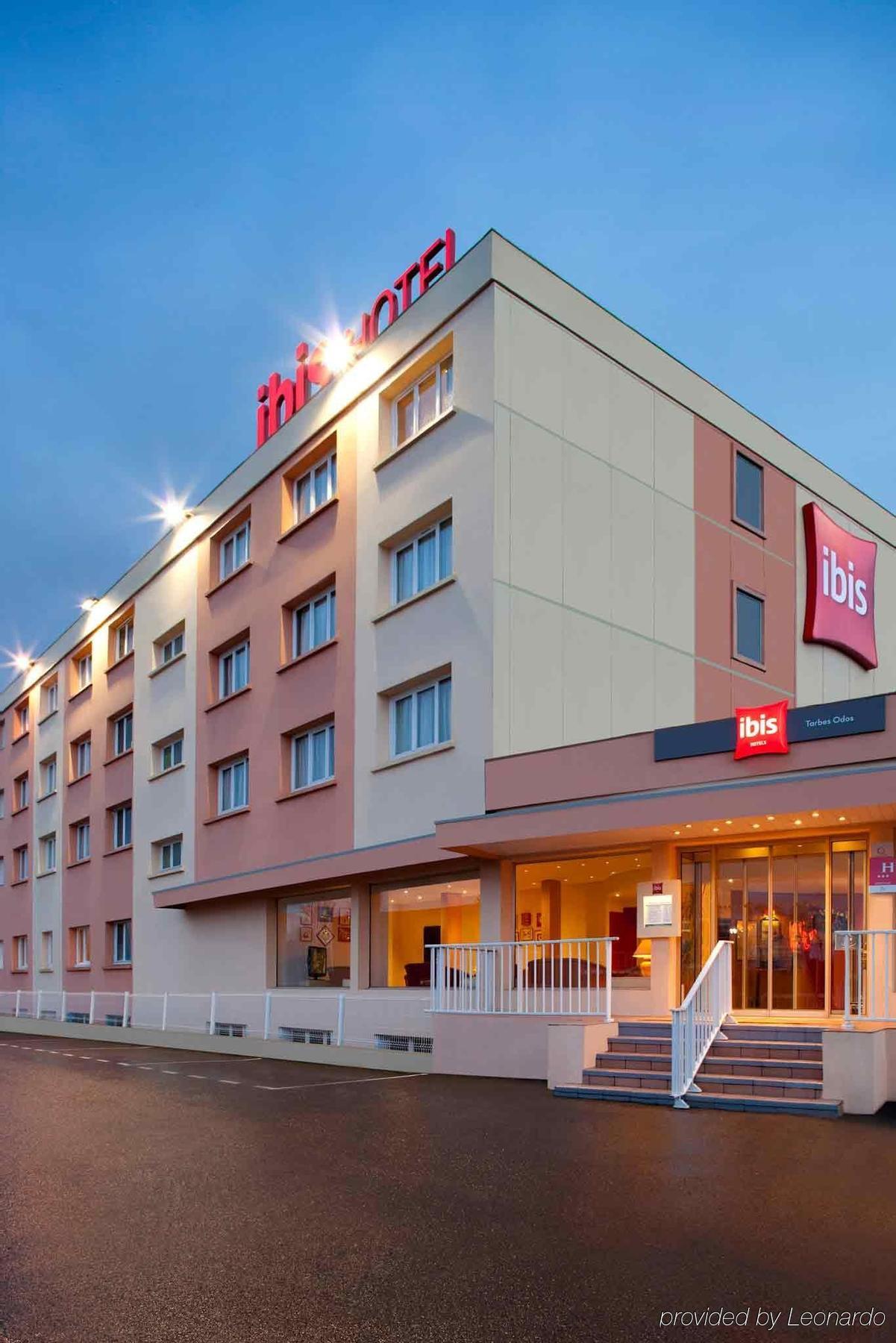 ibis Tarbes Odos Hotel Bagian luar foto