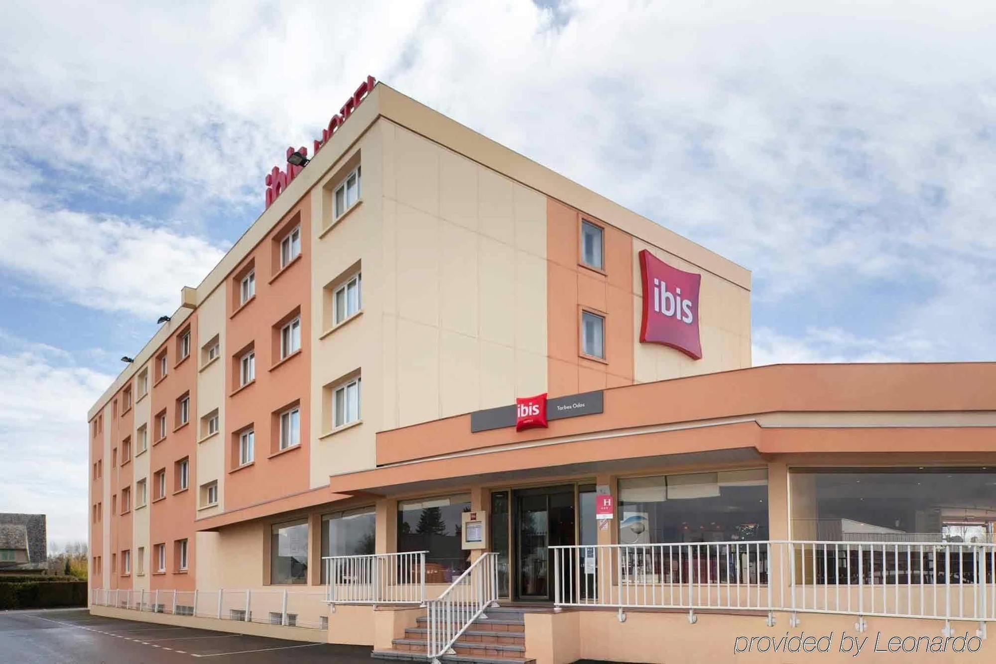 ibis Tarbes Odos Hotel Bagian luar foto